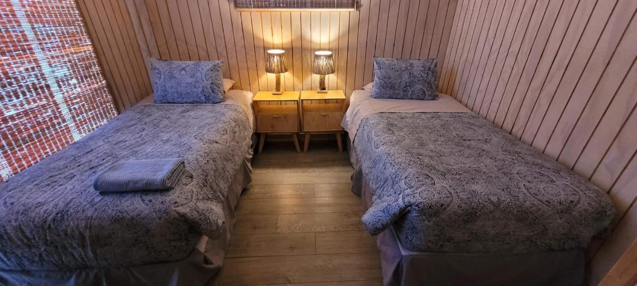 토레스 델 파이네 Cabana En Laguna Azul Patagonia Bagual 빌라 외부 사진